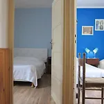 Des Deux Rivieres Hotel