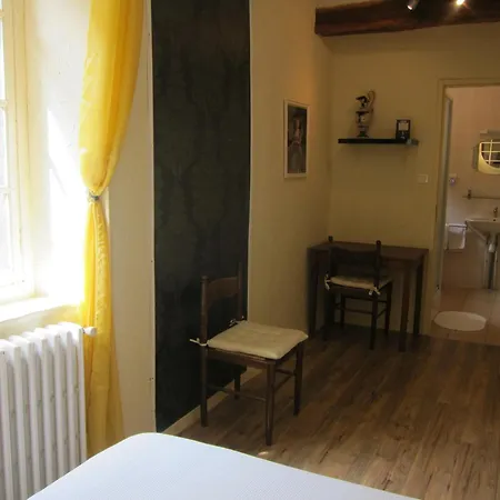 Des Deux Rivieres Hotel