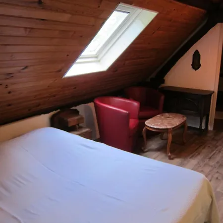 Des Deux Rivieres Hotel *