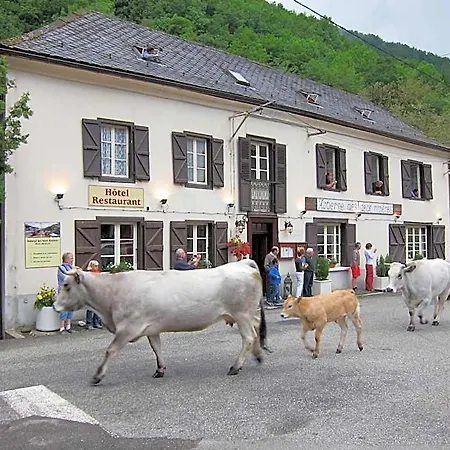 Des Deux Rivières Hotel Seix